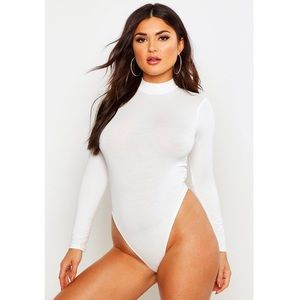 5 for $25!! Boohoo White Long Sleeve Bodysuit